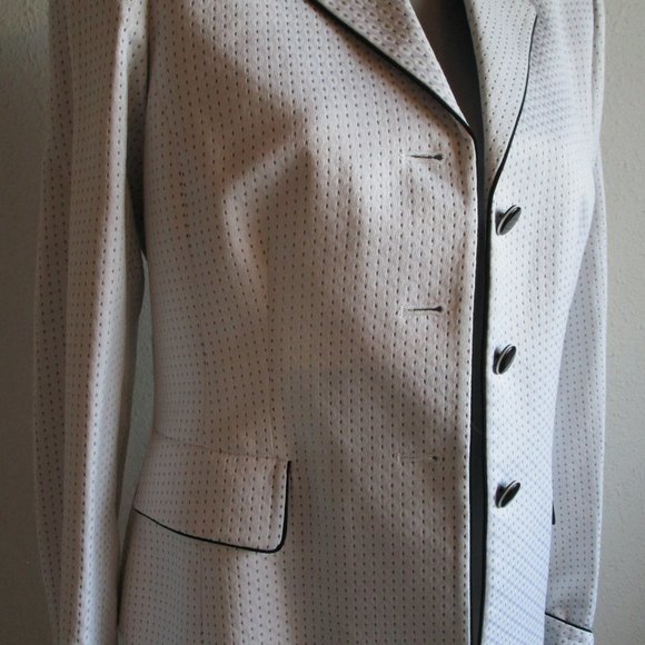 Evan Piccone white professional jacket with black accents. Size 8. New. - Picture 11 of 14